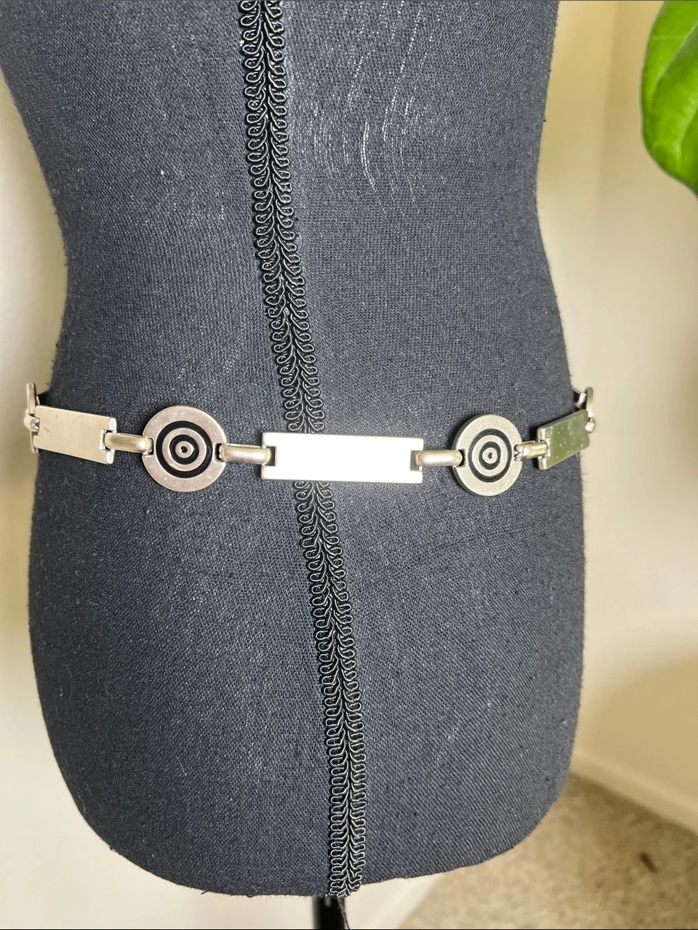 ESCADA Women’s Matted Silver Tone Contempo Bar Target Chain Link Belt